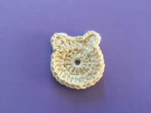 Crochet lion face with ears