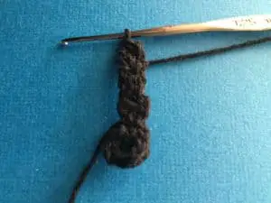 Crochet dragonfly head and body beginning