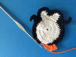 Crochet penguin beginning 2nd foot