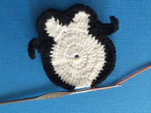 Crochet penguin beginning feet