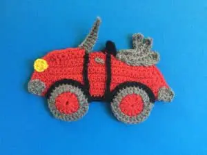 Crochet car body with light