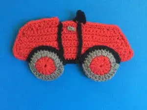 Crochet car body with seat