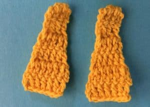 Crochet sitting lion front legs