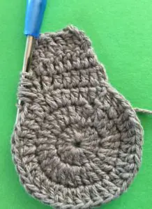 Crochet kangaroo body beginning neatening row