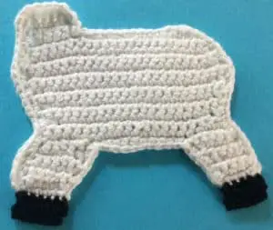 Crochet unicorn body with hoofs
