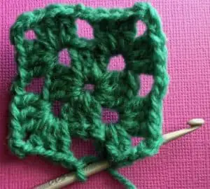 Crochet granny square finishing second row
