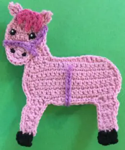 Crochet rocking horse head with body