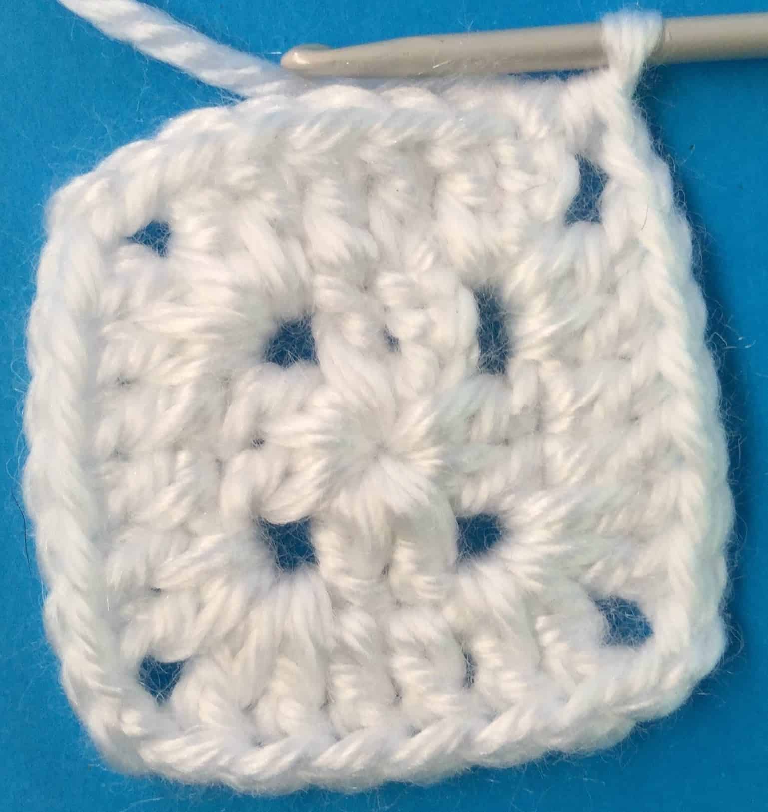 how to start a new row crochet square