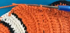 Crochet clown fish joining for top front fin