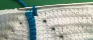 Crochet flower cushion joining for edge