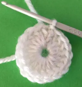 Easy crochet sheep body row one