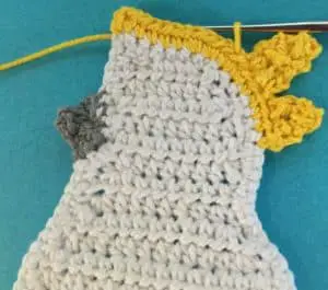 Crochet cockatoo joining for crest third section