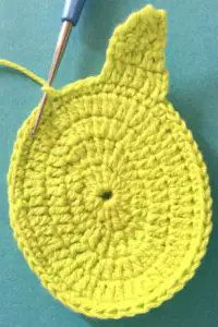 Crochet turtle joining second back leg