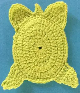 Crochet turtle second front leg