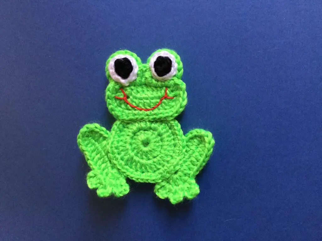 Finished crochet frog landscape
