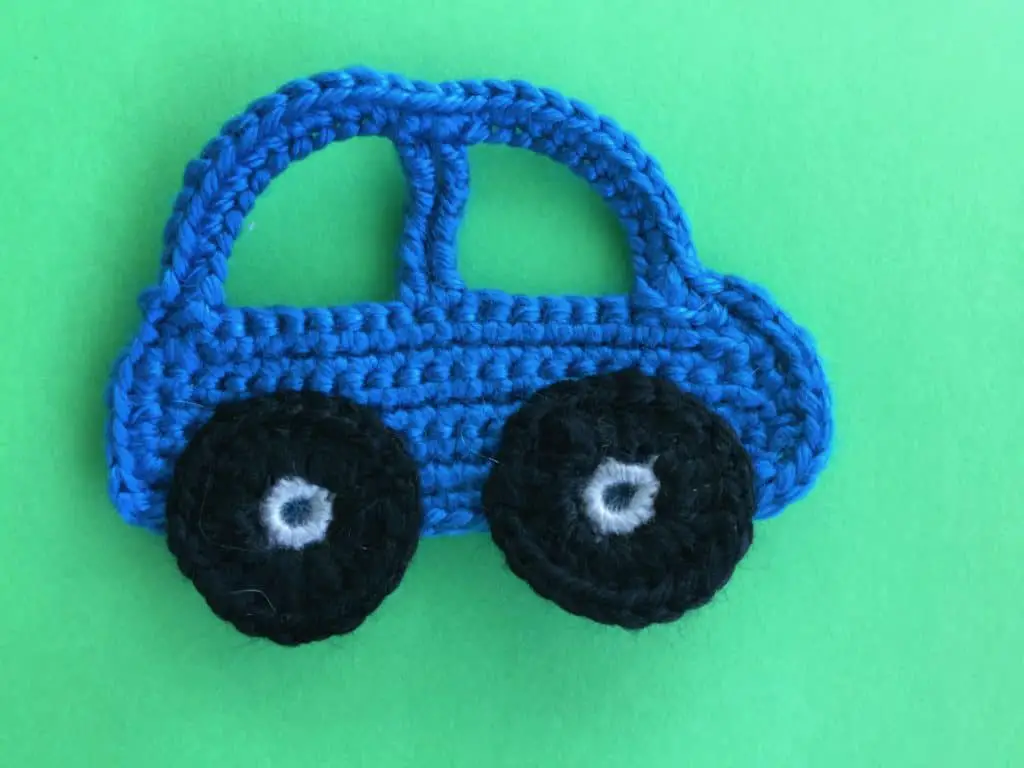 Finished easy crochet car landscape