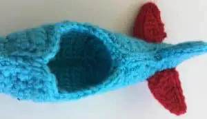 Crochet plane mobile body with divider