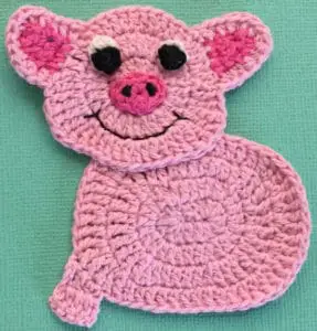 Crochet pig first leg