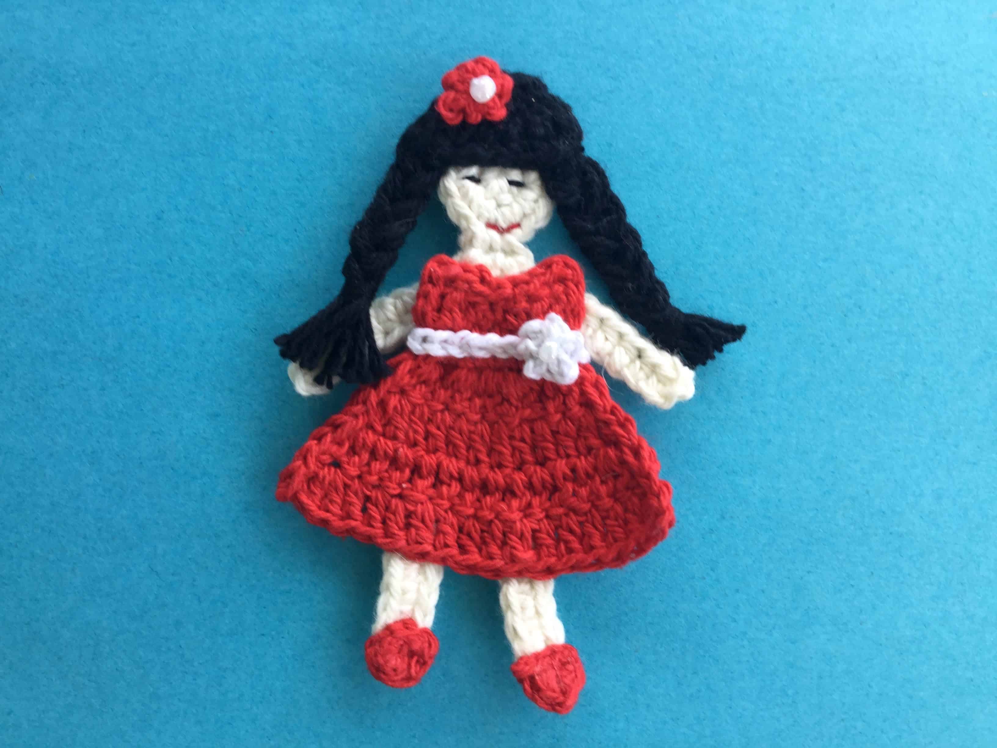 Finished crochet girl landscape