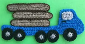 Crochet log truck body with logs
