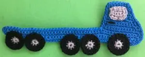 Crochet log truck body with wheels
