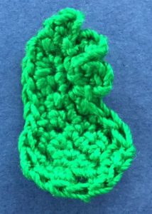 Crochet crocodile 2 ply front leg with claws