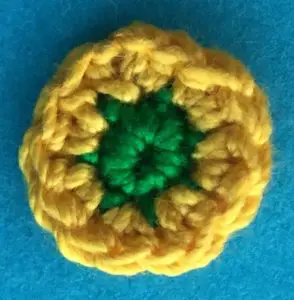 Crochet tractor 2 ply back wheel middle