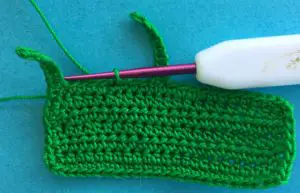 Crochet tractor 2 ply joining for middle of cab