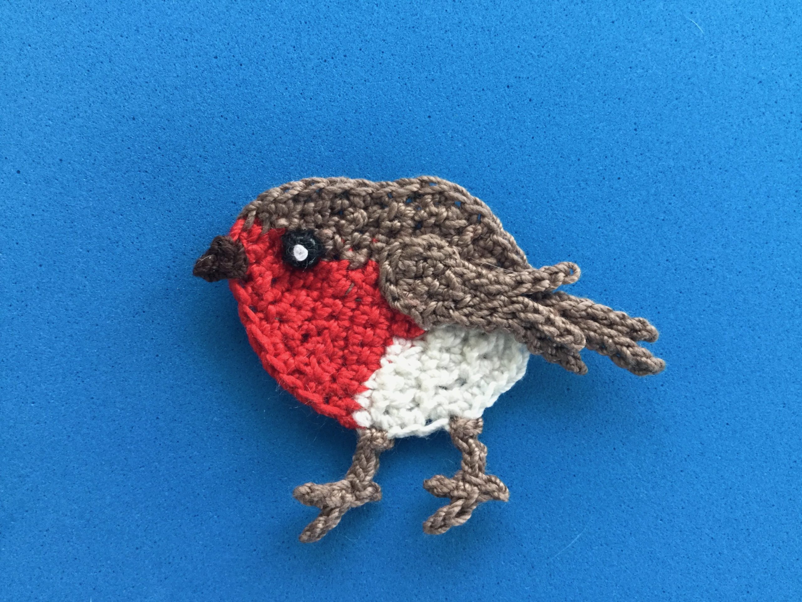 Finished crochet robin 2 ply landscape