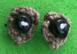 Crochet dachshund 2 ply eyes with dots