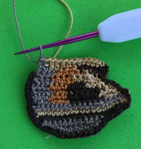 Crochet chipmunk 2 ply arm row 1