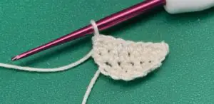 Crochet hanging sloth 2 ply face first part