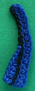 Crochet lady 2 ply pleat row 3