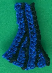 Crochet lady 2 ply pleat row 8