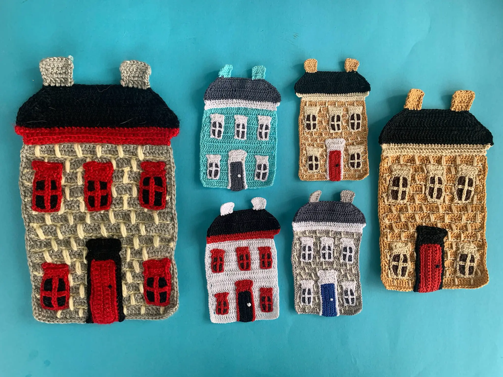 Finished crochet house 2 ply group landscape 4