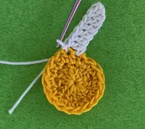 Crochet daisy 2 ply first petal