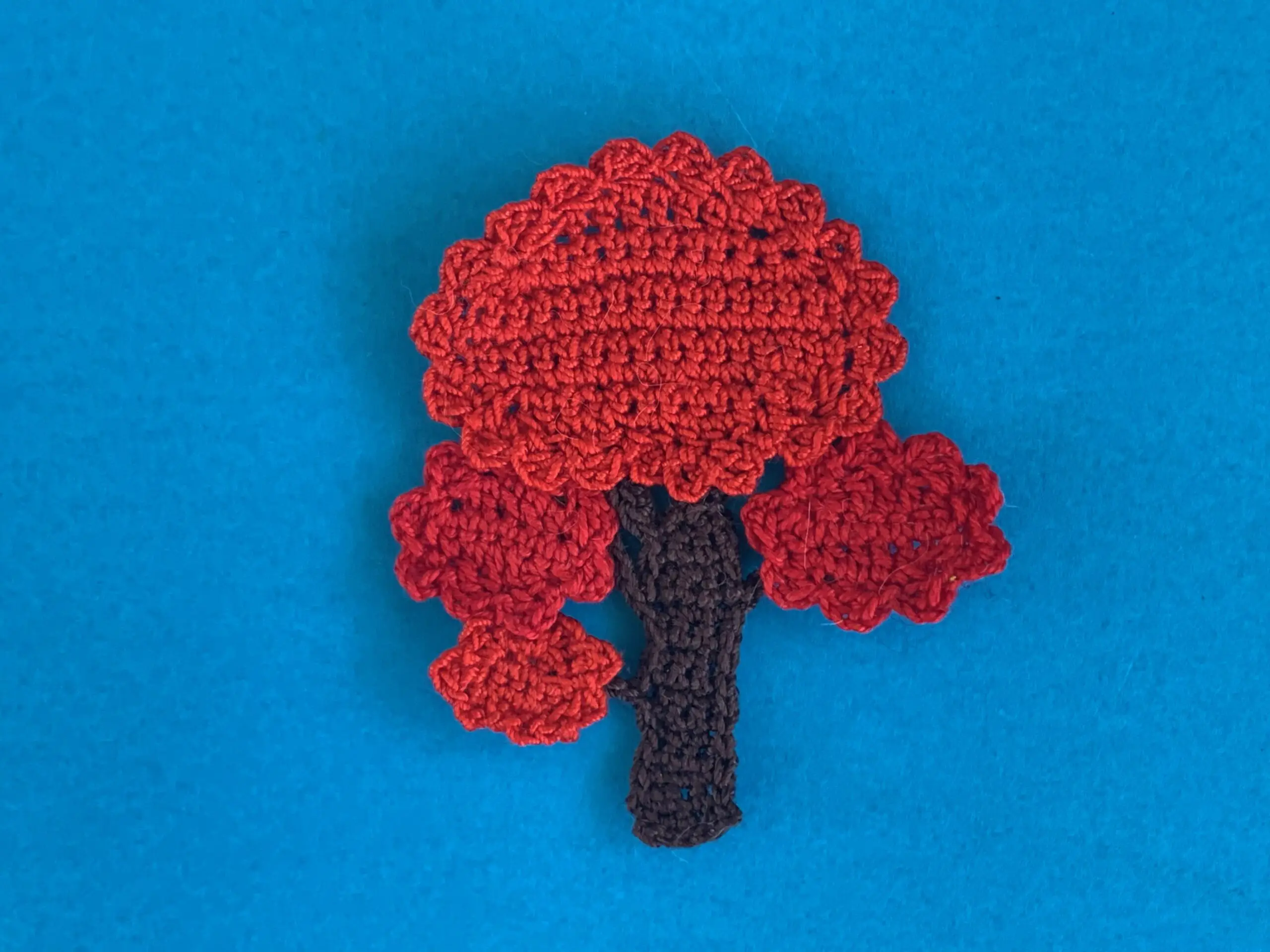 Finished crochet tree 2 ply landscape