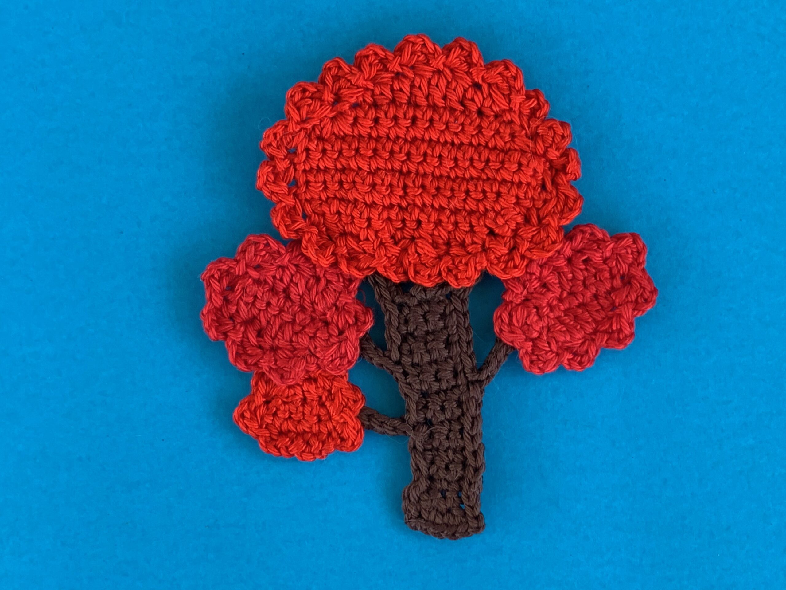 Finished crochet tree 4 ply landscape
