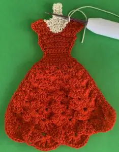 Crochet lady 2 ply joining for neck neatening