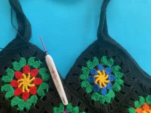 Crochet granny square shopping bag join for inner strap