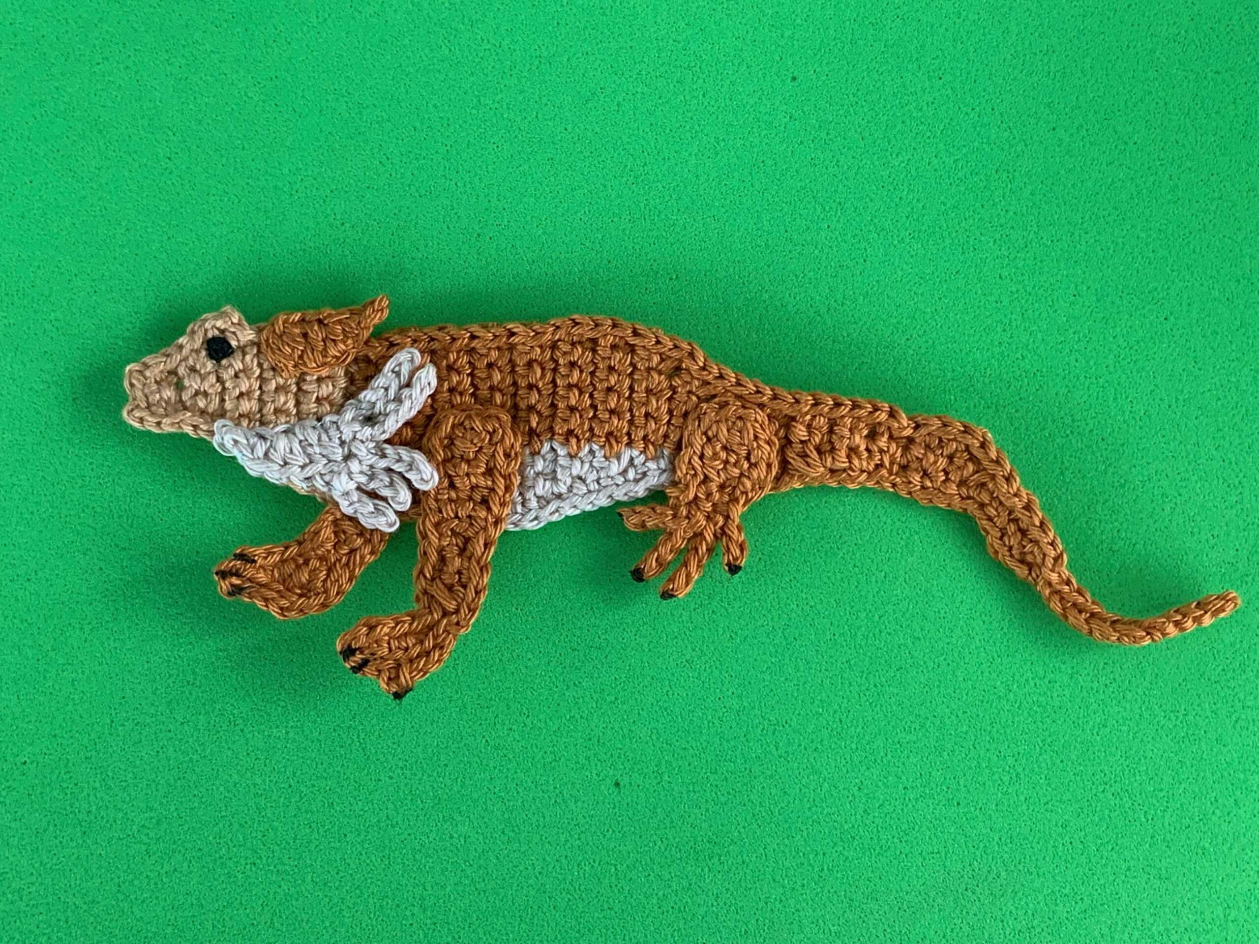Finished crochet lizard 4 ply landscape