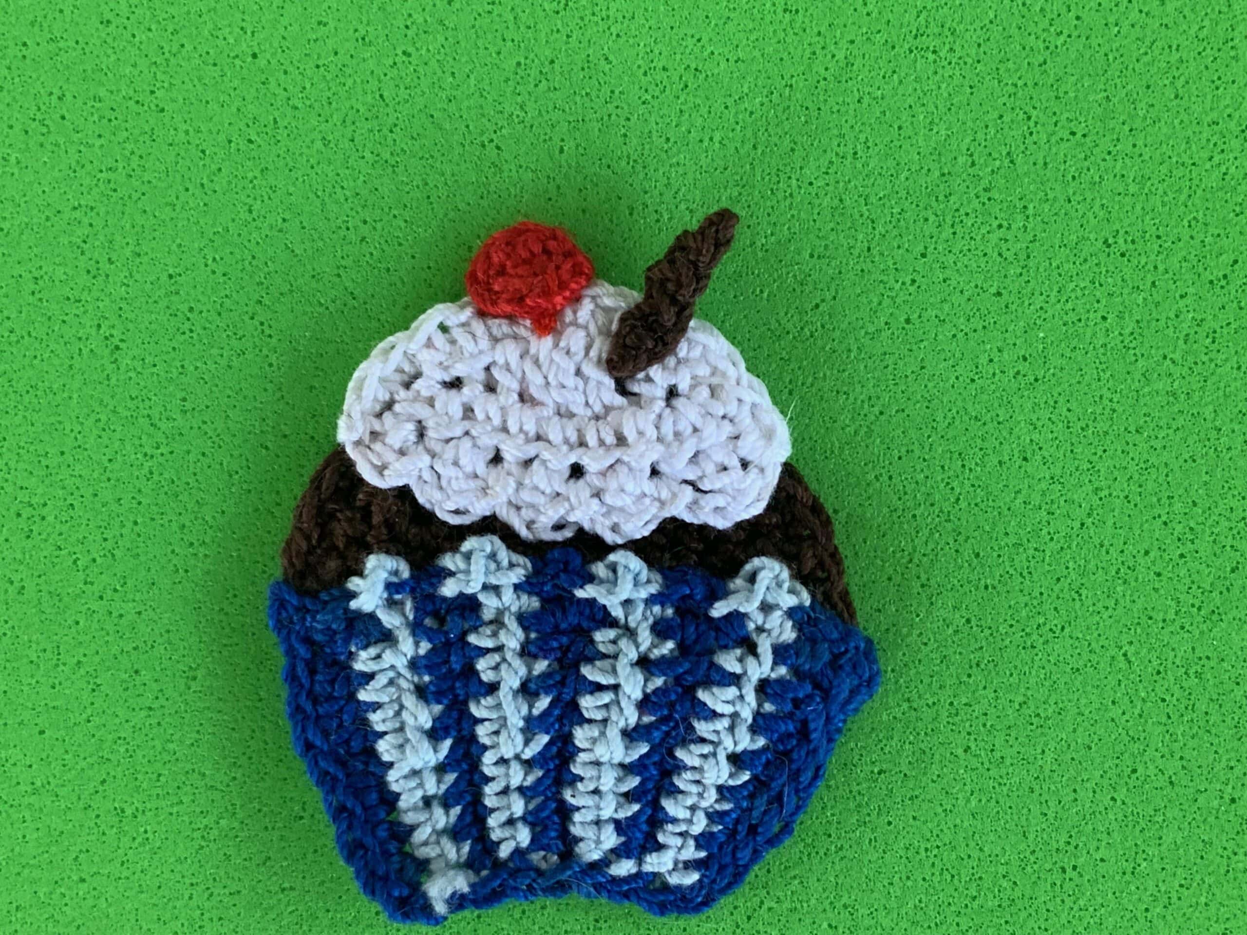 Finished crochet cupcake 2 ply landscape