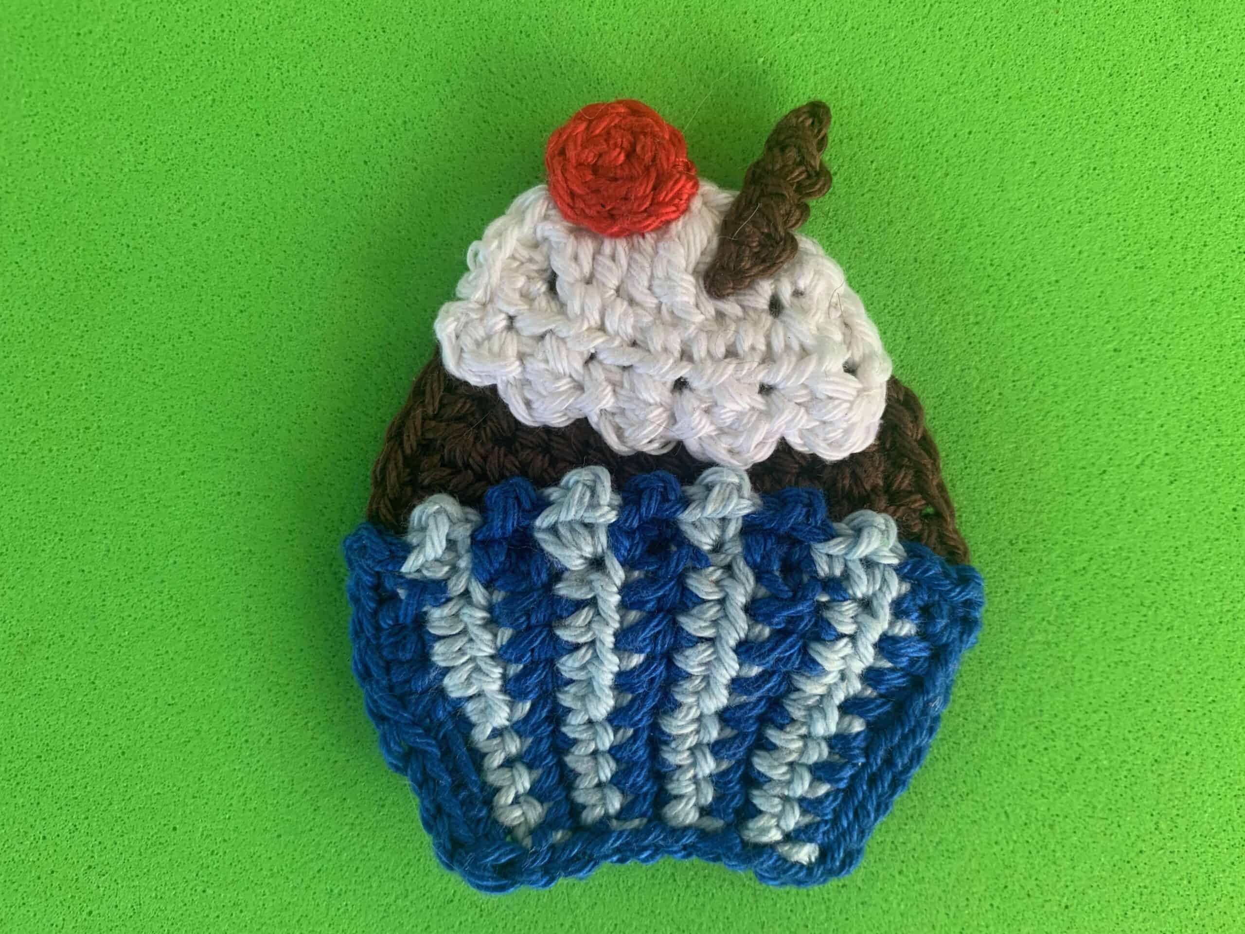 Finished crochet cupcake 4 ply landscape