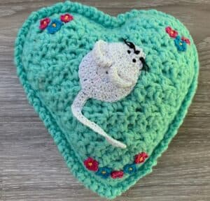 Crochet heart mouse