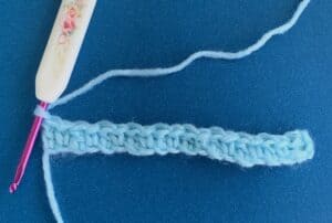 Crochet penguin baby blanket row 1