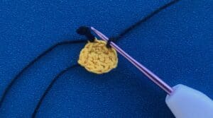 Crochet small bee 2 ply joining for second antenna