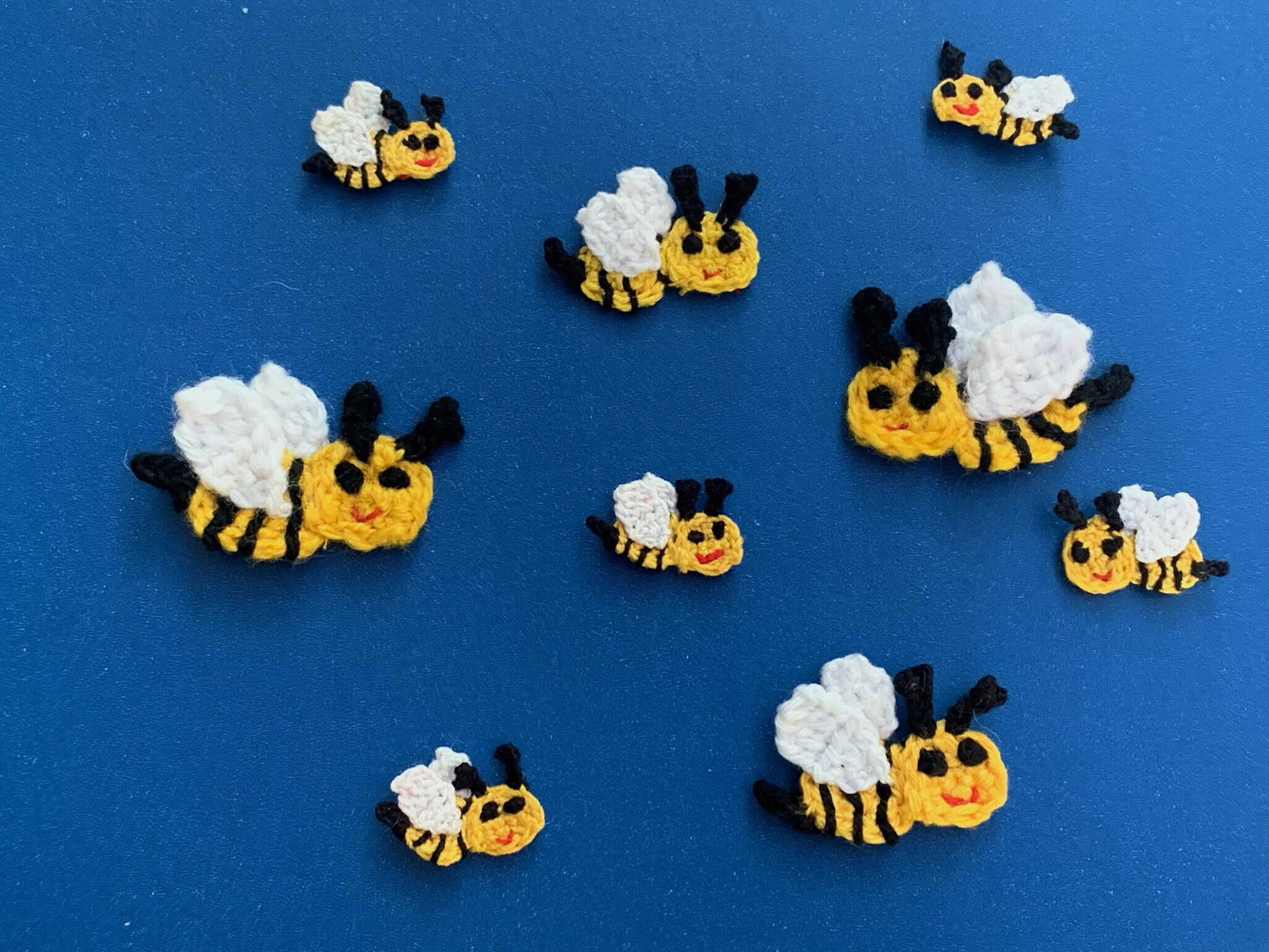 Finished crochet small bee 2 ply group landscape