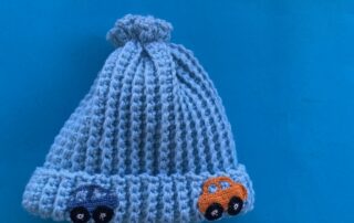 Finished crochet beanie car landscape