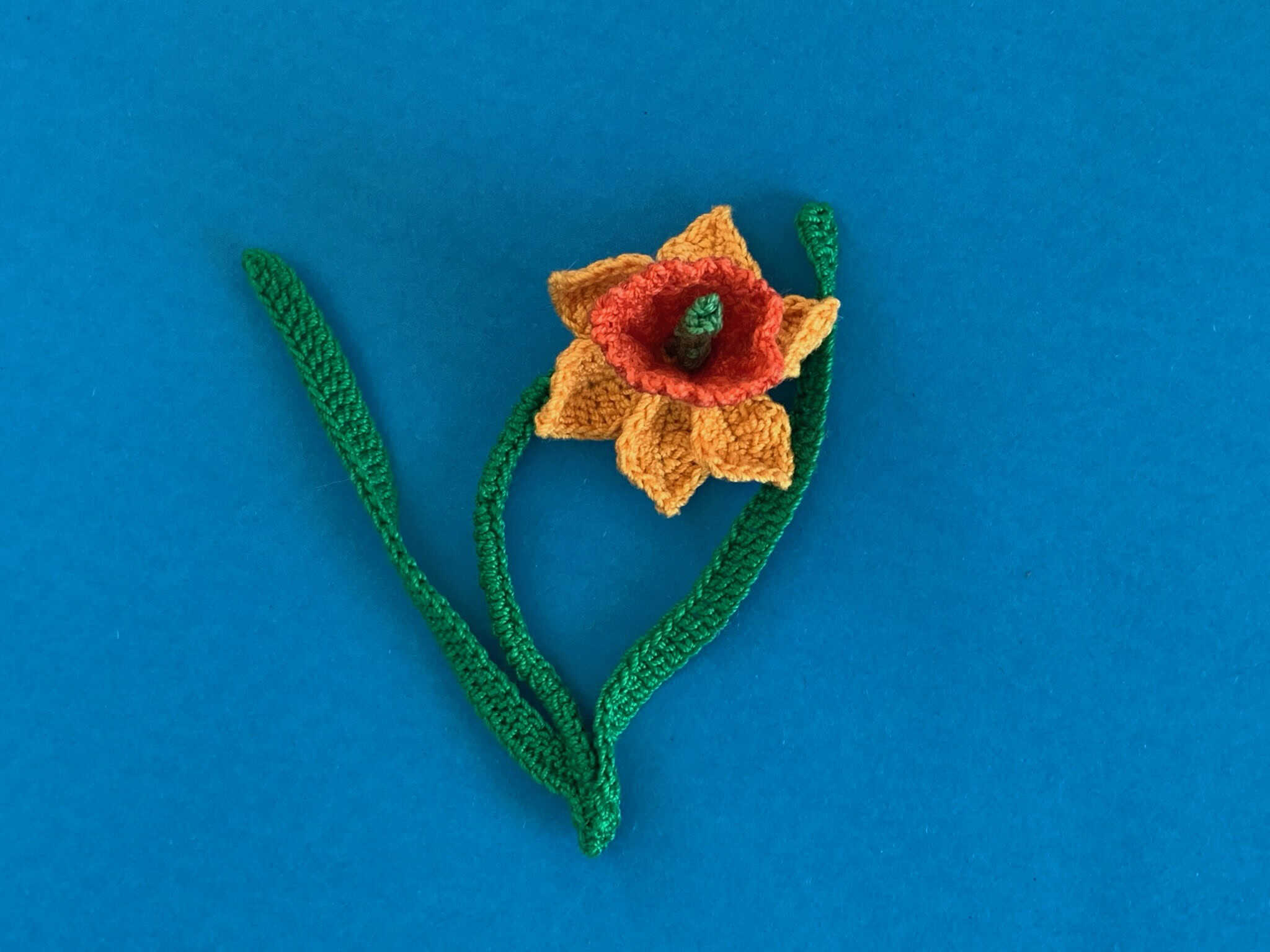 Finished crochet daffodil 2 ply landscape