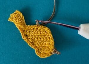 Crochet small bird 2 ply joining for first leg